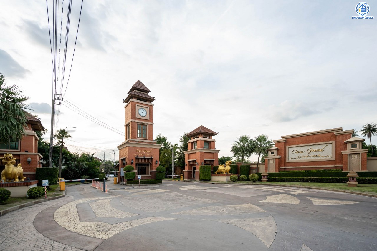 บ้านมือสองตกแต่งใหม่ แบรนด์ Q.House โครงการ คาซ่าแกรนด์ รัตนาธิเบศร์-ราชพฤกษ์ หลังมุม เนื้อที่ 87.5 ตร.ว. ฟังก์ชัน 3 ห้องนอน 4 ห้องน้ำ จอดรถได้ 2 คัน พร้อม Facilities ครบครัน บนทำเลเดินทางสะดวก ติดถนนราชพฤกษ์ ใกล้เซ็นทรัลเวสต์เกต และรถไฟฟ้าสายสีม่วง "สถานีบางรักใหญ่"